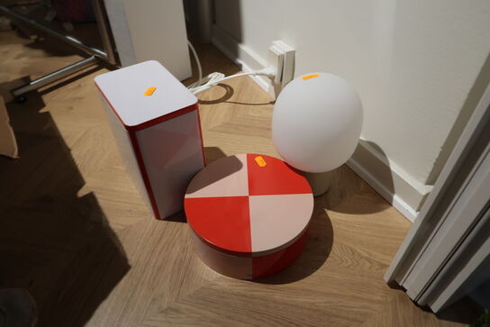 Bordlampe samt 2 stk. beholdere HAY