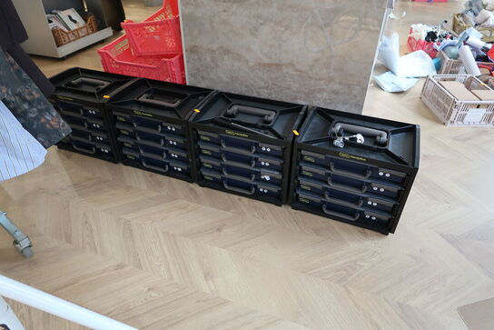 4 stk. kasser RAACO med div. sortimentskasser