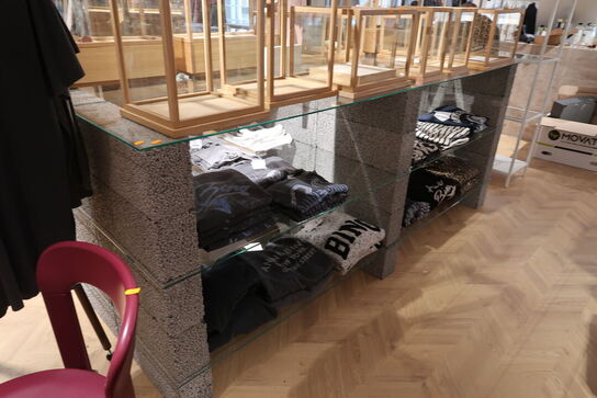 Reolsystem uden indhold