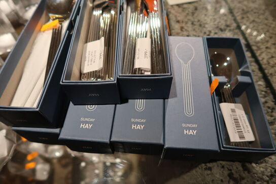 Div. Bestik HAY Sunday