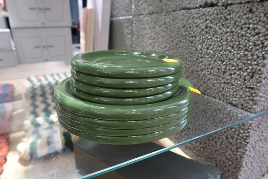 8 stk. tallerkner HAY