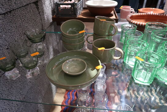 Div. Krus, kopper, tallerkner m.m. HKLIVING