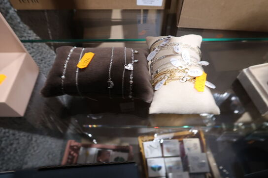 Div. Armbånd og halskæder