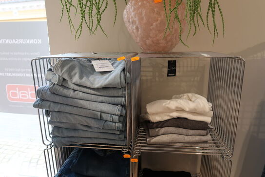 2 stk. reoler MONTANA wire uden indhold