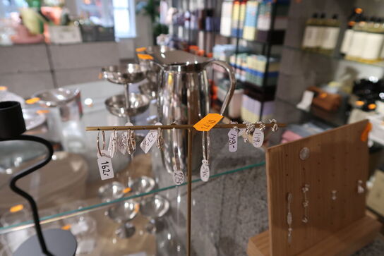 Stativ med div. Øreringe