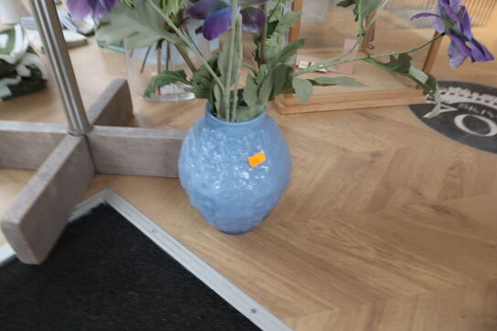 Vase BYON med div. Kunstige blomster