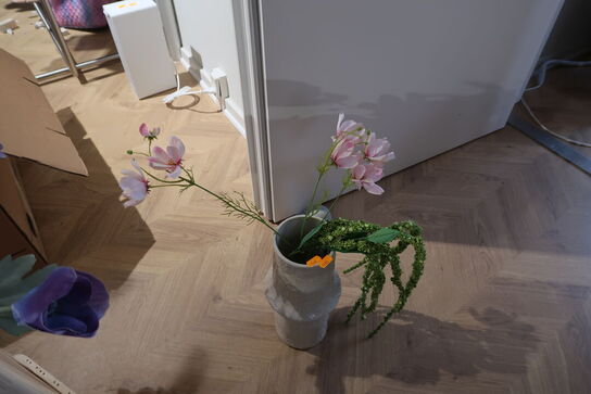 Vase BOTANE med div. kunstige blomster
