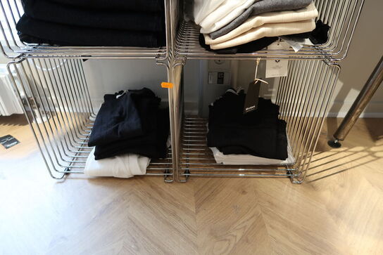 2 stk. reoler MONTANA wire uden indhold