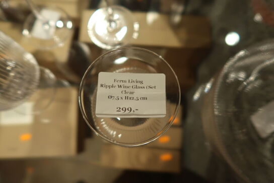 4 stk. glas FERM LIVING Ripple Wine