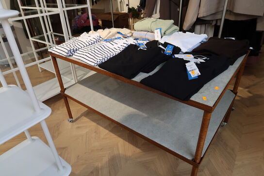 Opbevaringsmøbel uden indhold