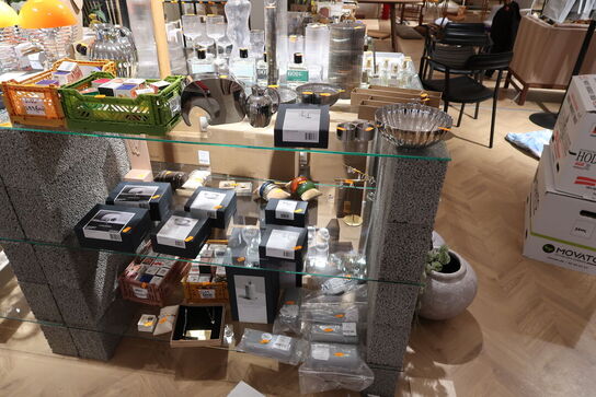 Reolsystem uden indhold