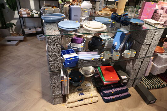 Reolsystem uden indhold