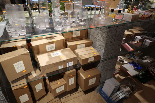 Reolsystem uden indhold