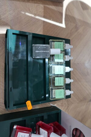 Div. Neglelak MANUCURIST Paris