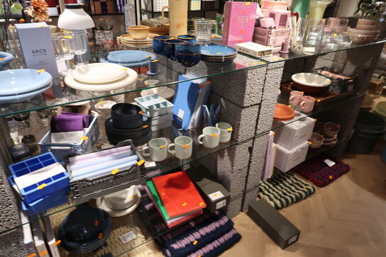 Reolsystem uden indhold