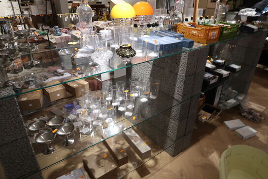 Reolsystem uden indhold