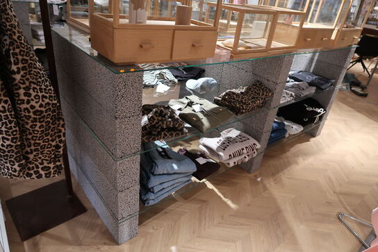 Reolsystem uden indhold