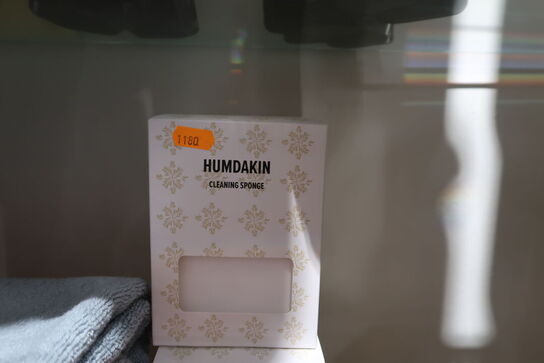2 kasser svampe HUMDAKIN samt Div. Håndklæder MAGNIBERG