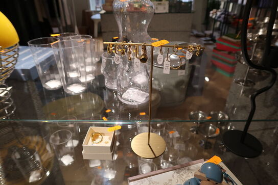 Stativ med div. Øreringe