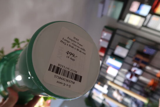 Vase HAY Empire Vase Large med div. Kunstige blomster