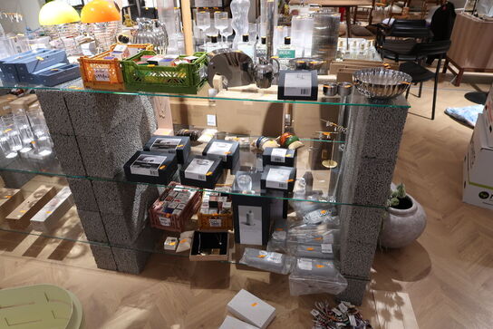 Reolsystem uden indhold