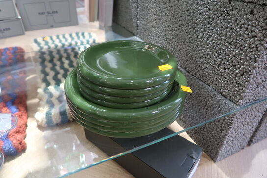 8 stk. tallerkner HAY