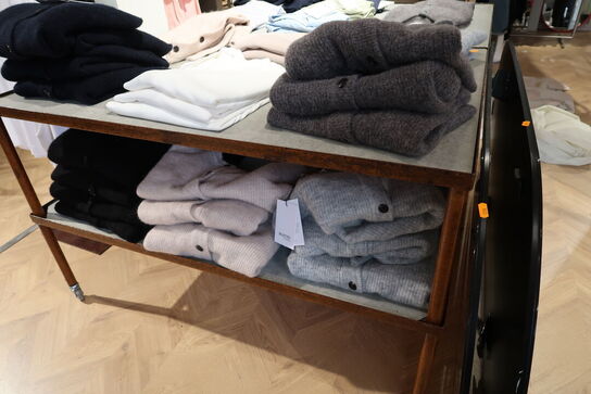 Opbevaringsmøbel uden indhold