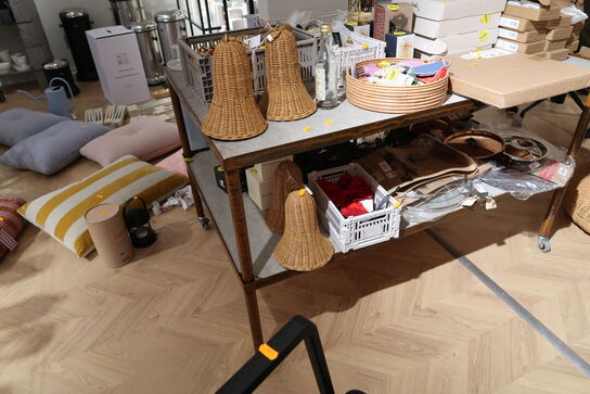 Opbevaringsbord uden indhold