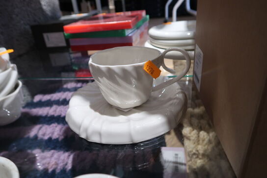 Krus samt underkop ATELIER MARÈE