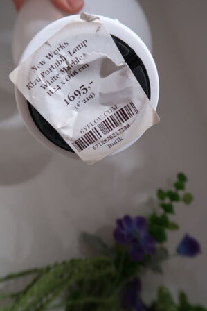 Bordlampe NEW WORKS Kizu Portable White Marble