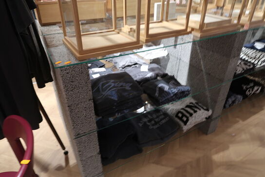 Reolsystem uden indhold