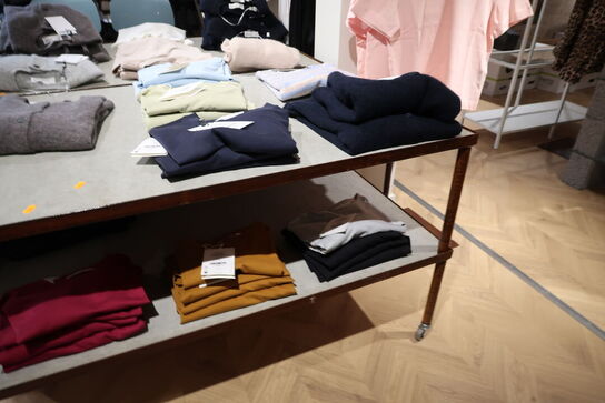 Opbevaringsmøbel uden indhold