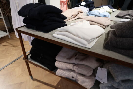 Opbevaringsmøbel uden indhold