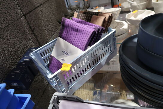 Kasse med viskestykke HAY Linear