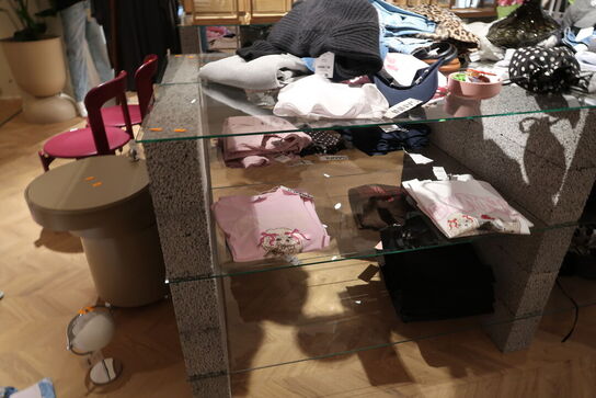 Reolsystem uden indhold