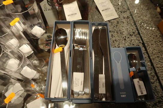 Div. Bestik HAY Sunday