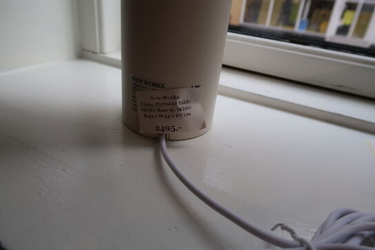 Bordlampe NEW WORKS Tense Portable