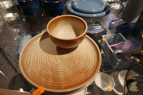 3 stk. tallerkner, skål HKLIVING samt lys