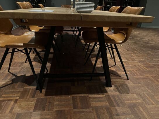 Massivt plankebord (uden stole)