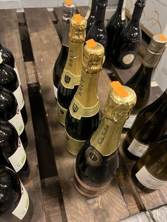 4 fl. mousserende vin, bl.a. NICOLAS FEUILLATTE CHAMPAGNE