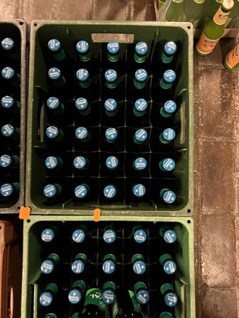 8 ks. blandet øl bl.a. ALBANI