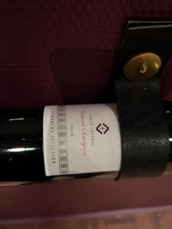 18 stk. vinophæng inkl. vin