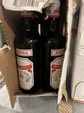 16 fl. AALBORG akvavit & LYSHOLM Linie Akvavit