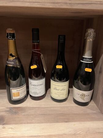 4 fl. vin (se billeder)