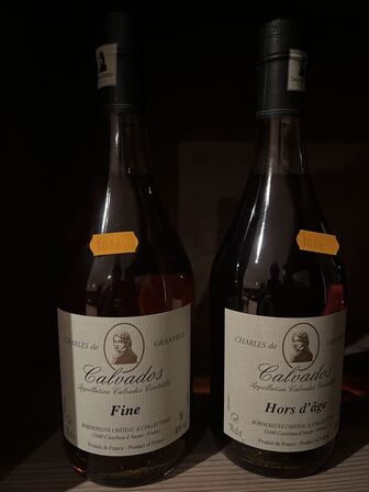 8 fl. likør/spiritus m.v.