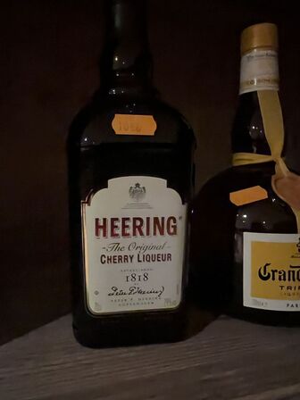 8 fl. likør/spiritus m.v.