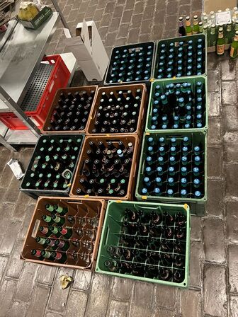 8 ks. blandet øl bl.a. ALBANI