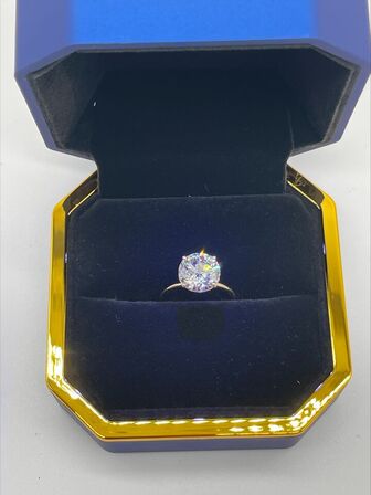 4.00 ct. Solitaire ring med IGI-certificeret lab-grown diamant