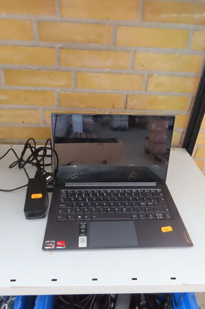 Bærbar computer LENOVO Yoga Slim 7