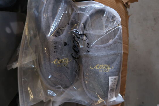 Ca. 40 par Cozy By JZ Royal slippers
